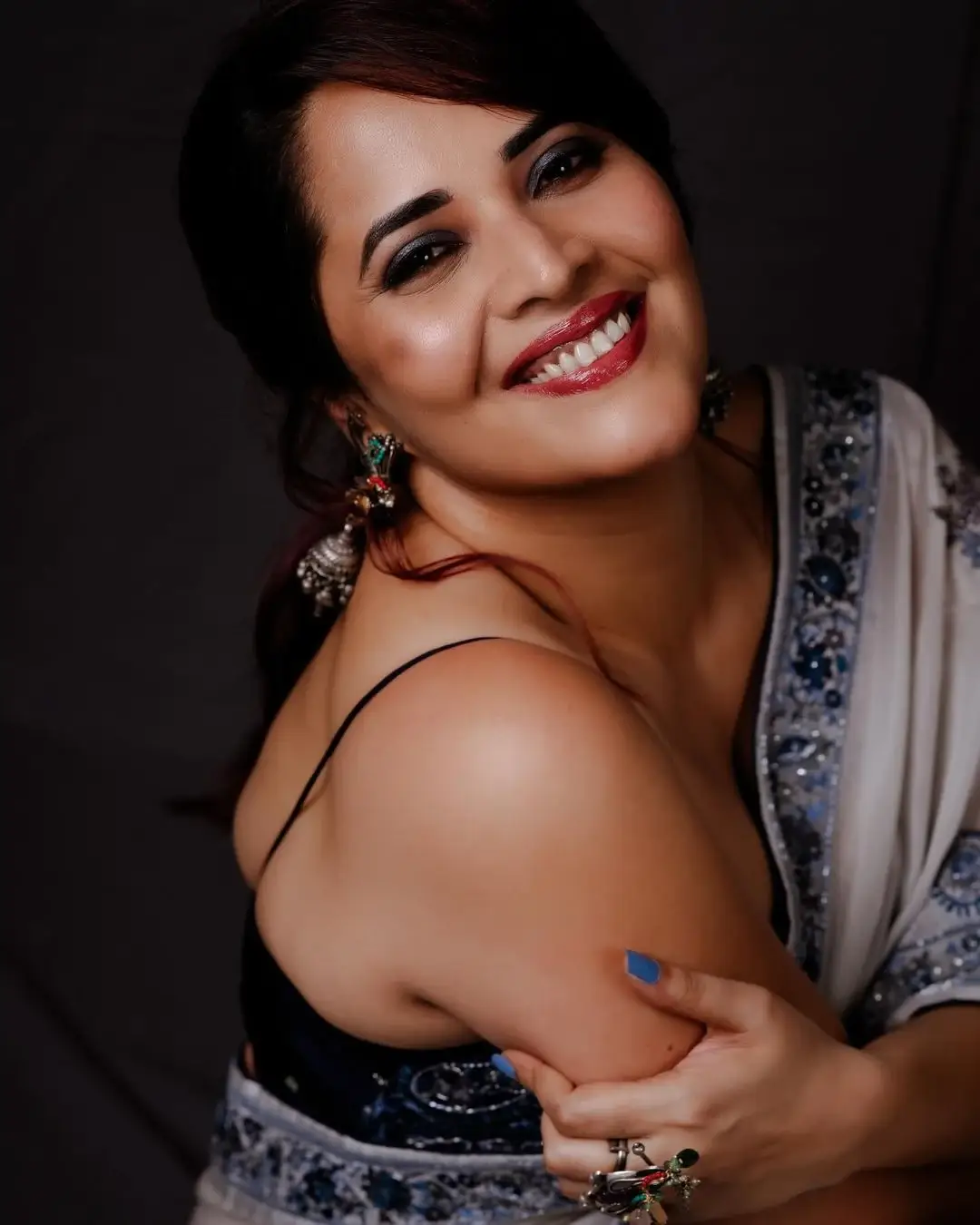 BEAUTIFUL ACTRESS ANASUYA BHARADWAJ IN WHITE SAREE 3